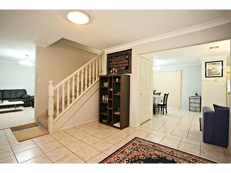 6 Chesterfield Crescent, Kuraby QLD 4112