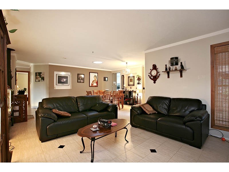 9 Orania Crescent, Calamvale QLD 4116