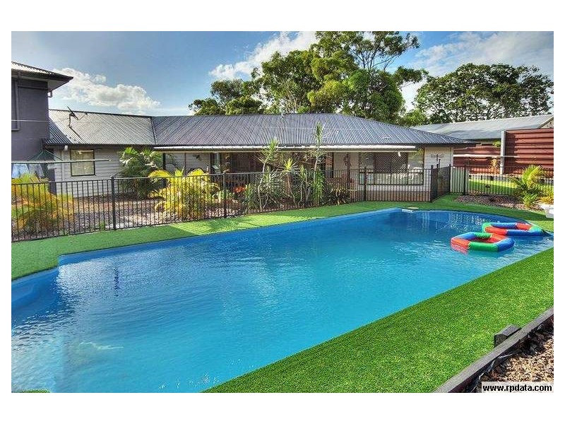34 Woodlark Crescent, Parkinson QLD 4115