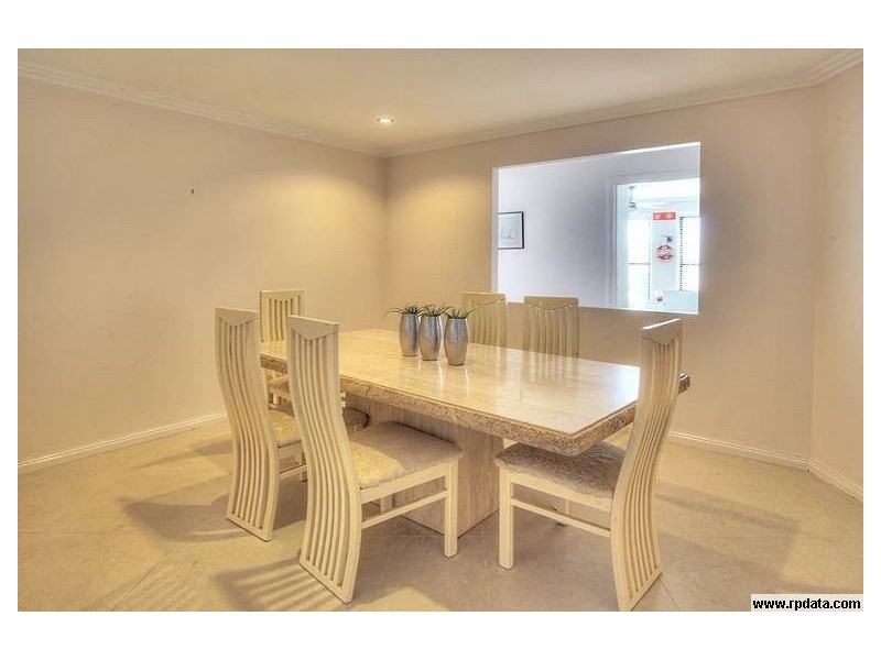 34 Woodlark Crescent, Parkinson QLD 4115