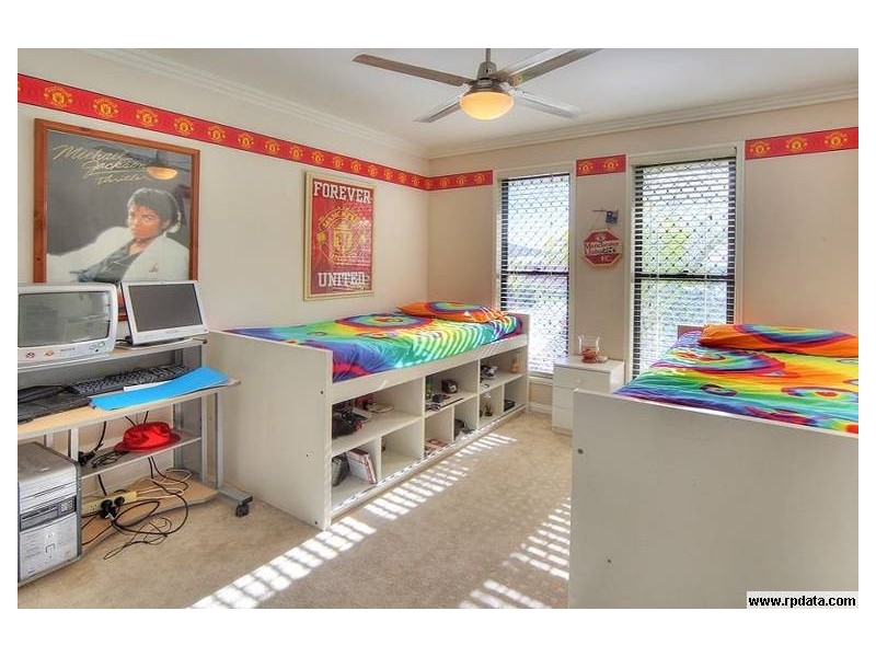 34 Woodlark Crescent, Parkinson QLD 4115