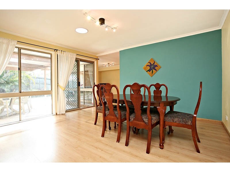 60 Parkroyal Crescent, Regents Park QLD 4118