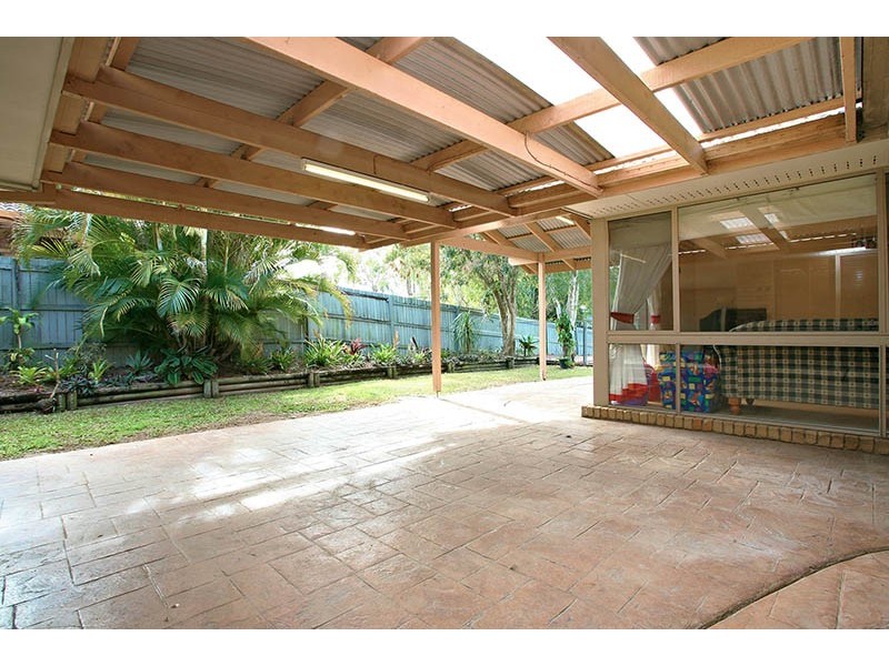 60 Parkroyal Crescent, Regents Park QLD 4118