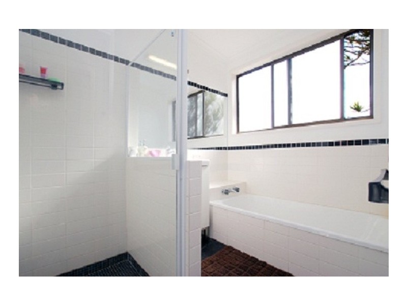 10 Dixon Road, Buderim QLD 4556