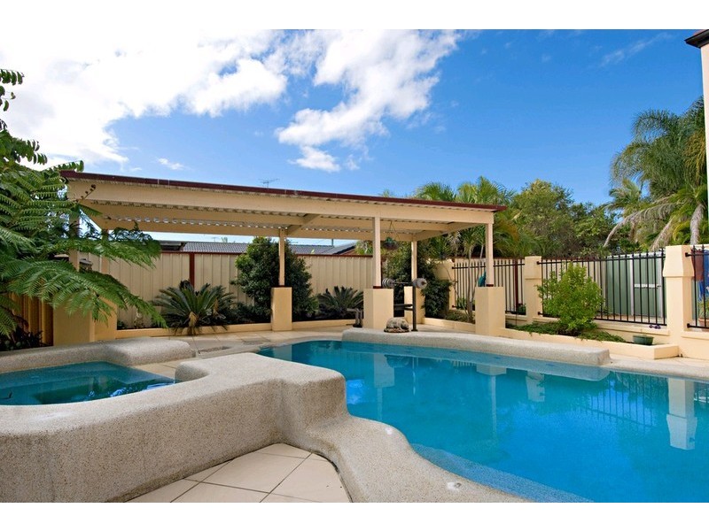 35 Sunbird Chase, Parrearra QLD 4575
