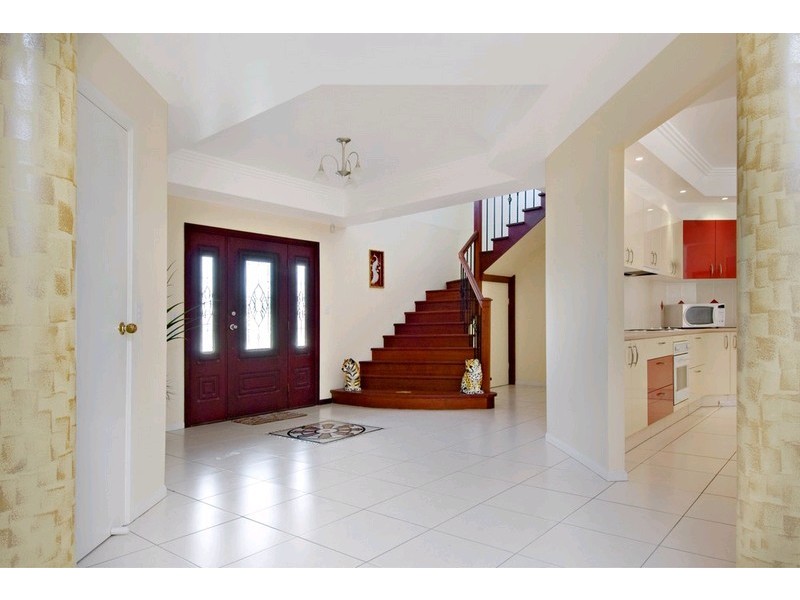 35 Sunbird Chase, Parrearra QLD 4575