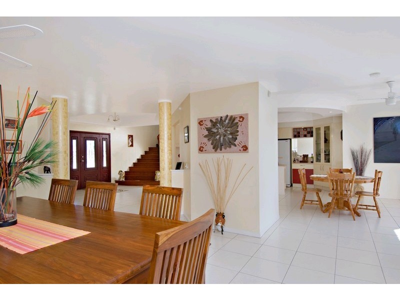 35 Sunbird Chase, Parrearra QLD 4575