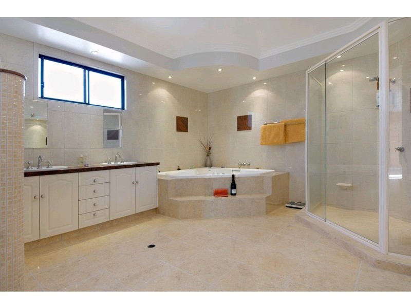 35 Sunbird Chase, Parrearra QLD 4575