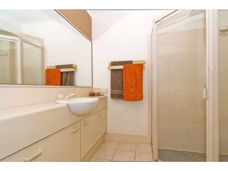 4 Oxford Close, Sippy Downs QLD 4556