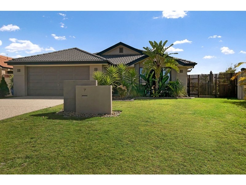 7 Courtenay Place, Sippy Downs QLD 4556
