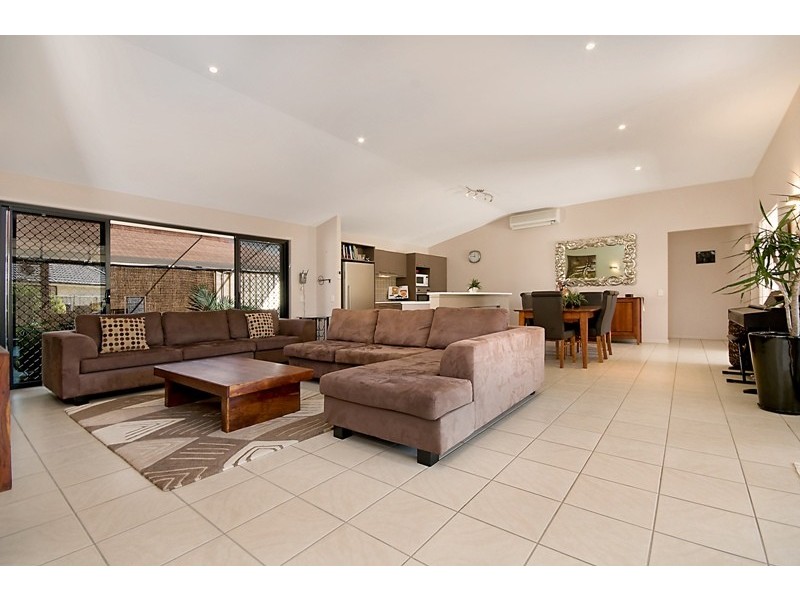 7 Courtenay Place, Sippy Downs QLD 4556