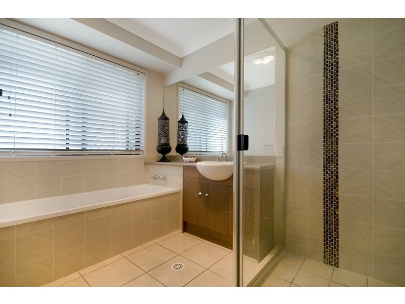 7 Courtenay Place, Sippy Downs QLD 4556