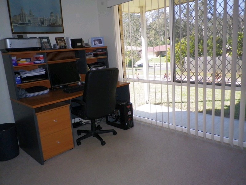 1 Banbury Close, Bundamba QLD 4304