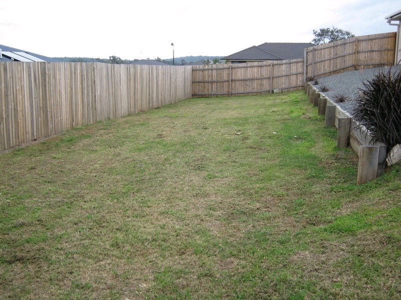 8 Truscot Court, Fernvale QLD 4306