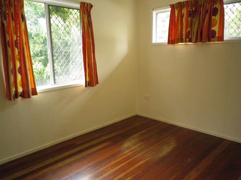 13 Eyre Street, Leichhardt QLD 4305