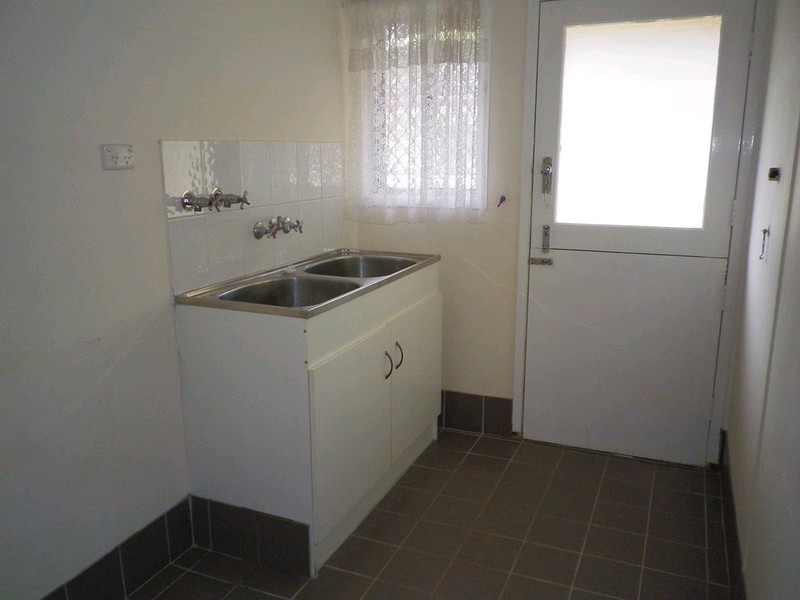 13 Eyre Street, Leichhardt QLD 4305