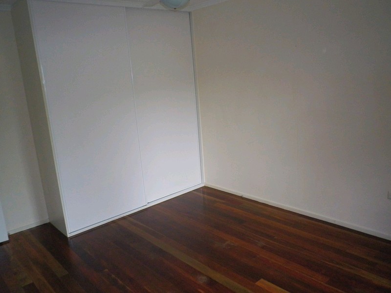 13 Eyre Street, Leichhardt QLD 4305