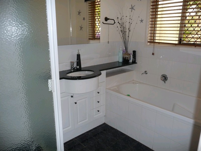 13 Pearse Drive, Brassall QLD 4305