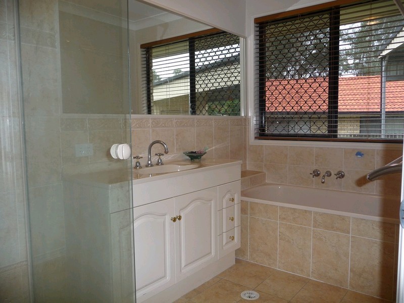 15 Ranken Court, Brassall QLD 4305