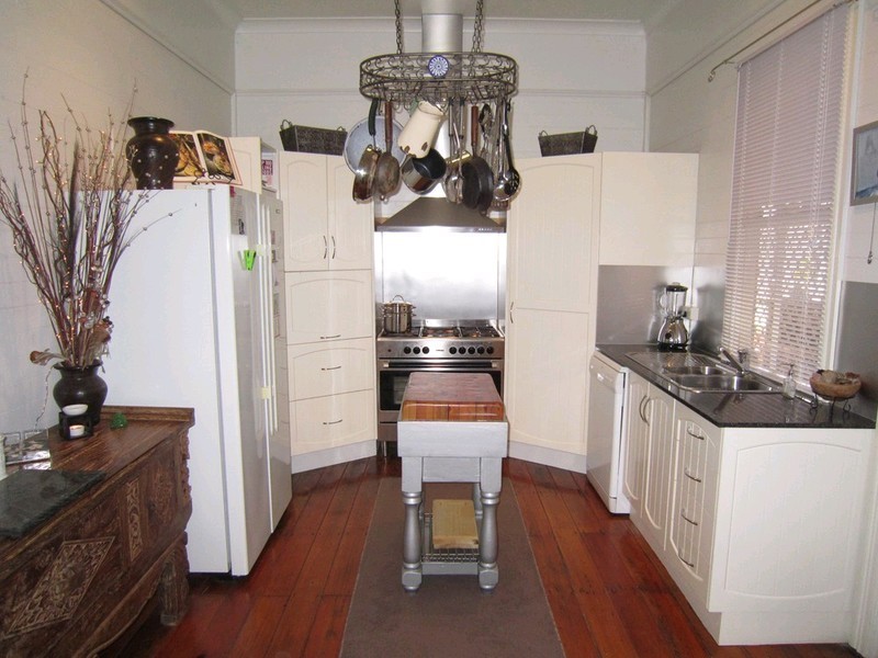 66 Pine Street, North Ipswich QLD 4305