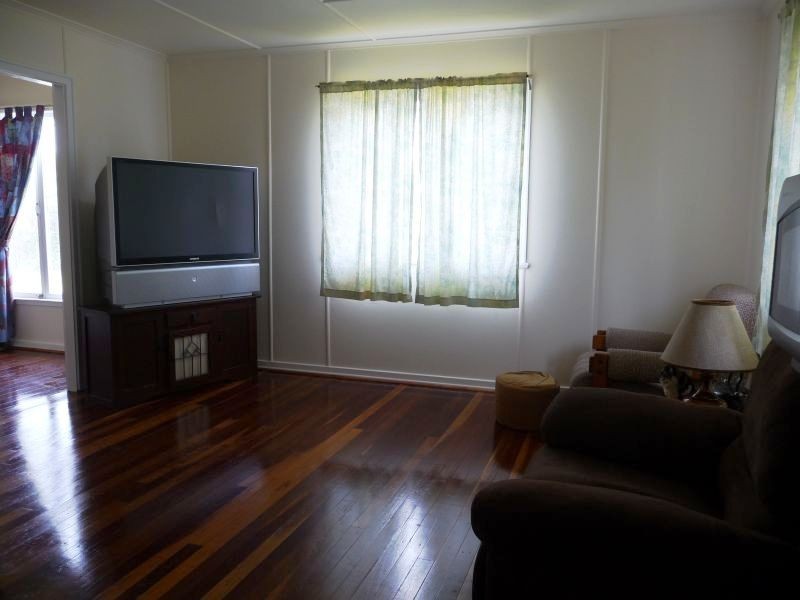 16 Williams Street East, Woodend QLD 4305