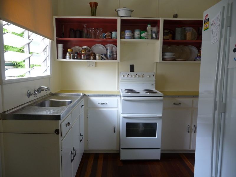 16 Williams Street East, Woodend QLD 4305