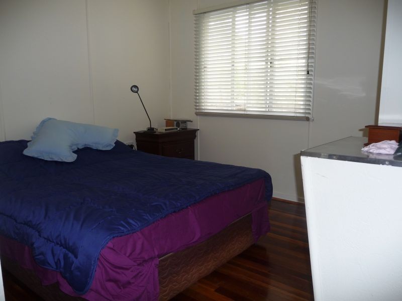 16 Williams Street East, Woodend QLD 4305