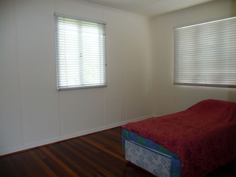 16 Williams Street East, Woodend QLD 4305