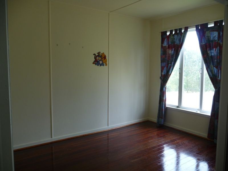 16 Williams Street East, Woodend QLD 4305