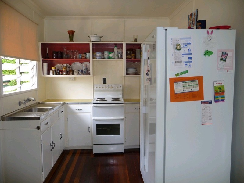 16 Williams Street East, Woodend QLD 4305