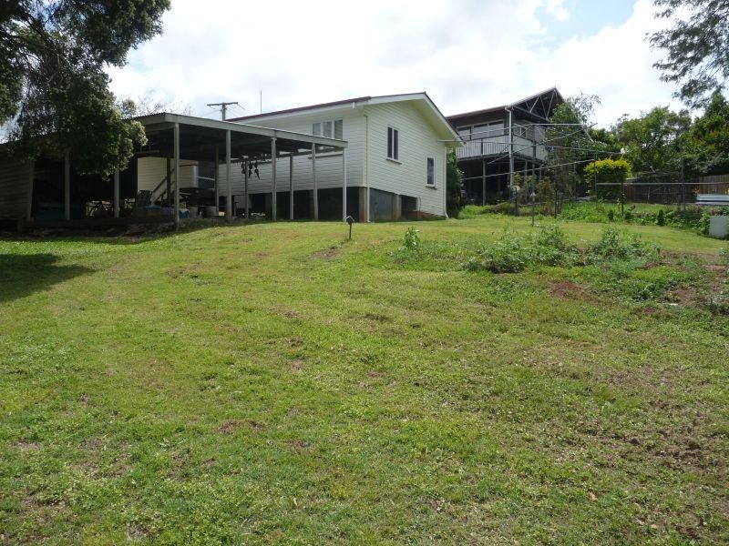 16 Williams Street East, Woodend QLD 4305