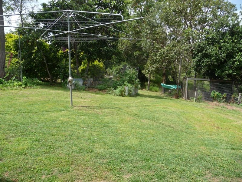 16 Williams Street East, Woodend QLD 4305