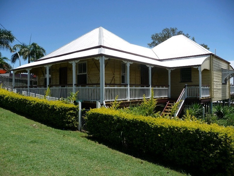 8 Hill Street, North Ipswich QLD 4305