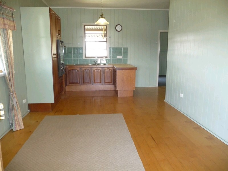 8 Hill Street, North Ipswich QLD 4305