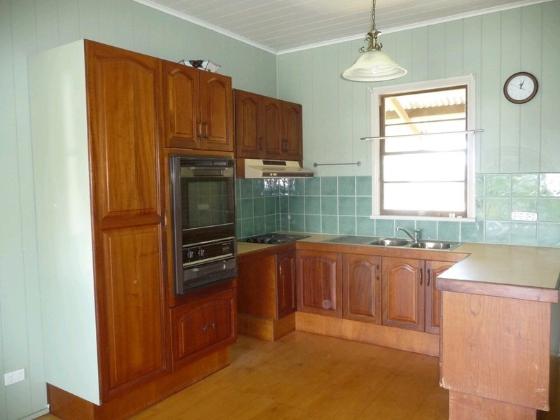 8 Hill Street, North Ipswich QLD 4305