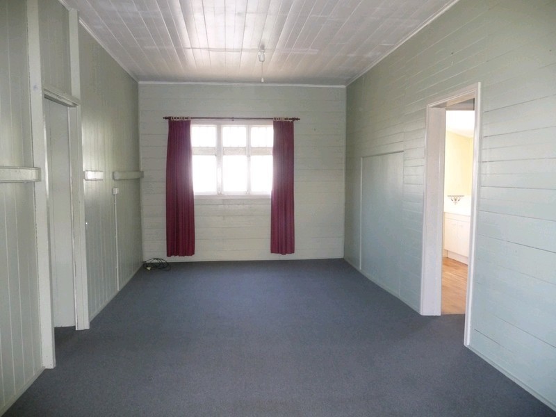 8 Hill Street, North Ipswich QLD 4305