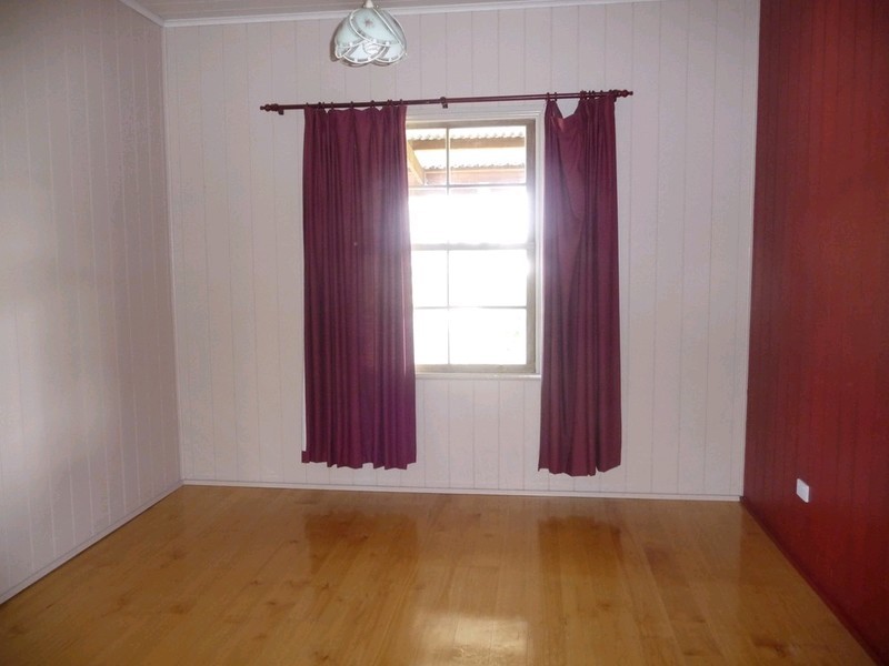 8 Hill Street, North Ipswich QLD 4305