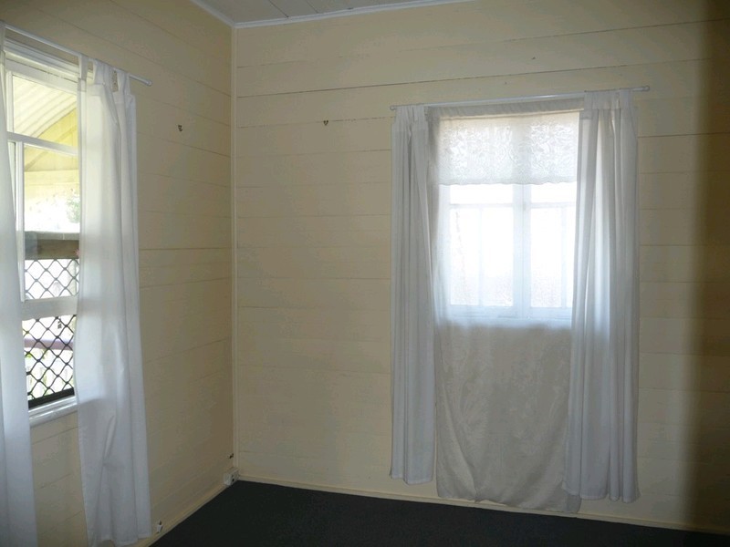 8 Hill Street, North Ipswich QLD 4305