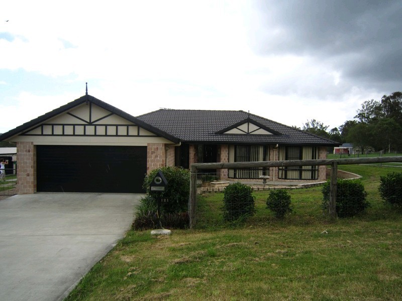 121 Bayley Road, Pine Mountain QLD 4306