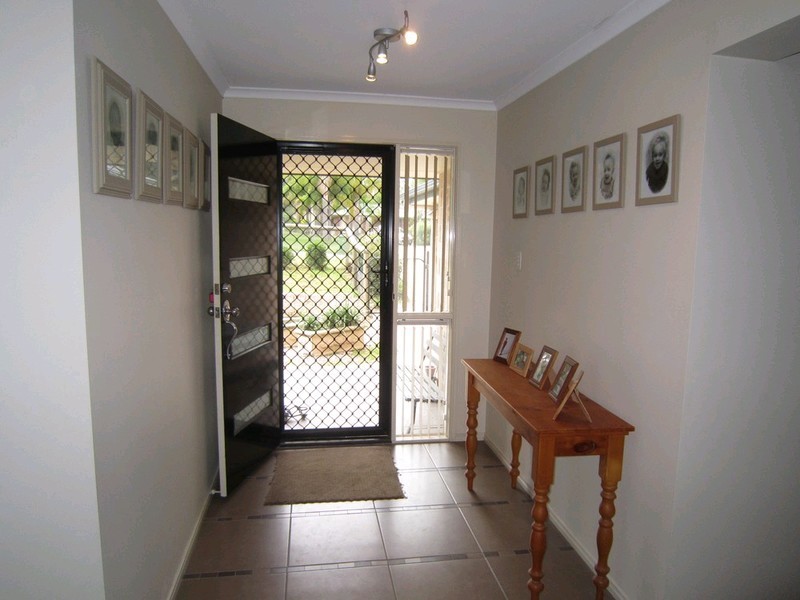 121 Bayley Road, Pine Mountain QLD 4306