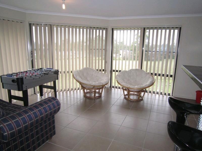 121 Bayley Road, Pine Mountain QLD 4306