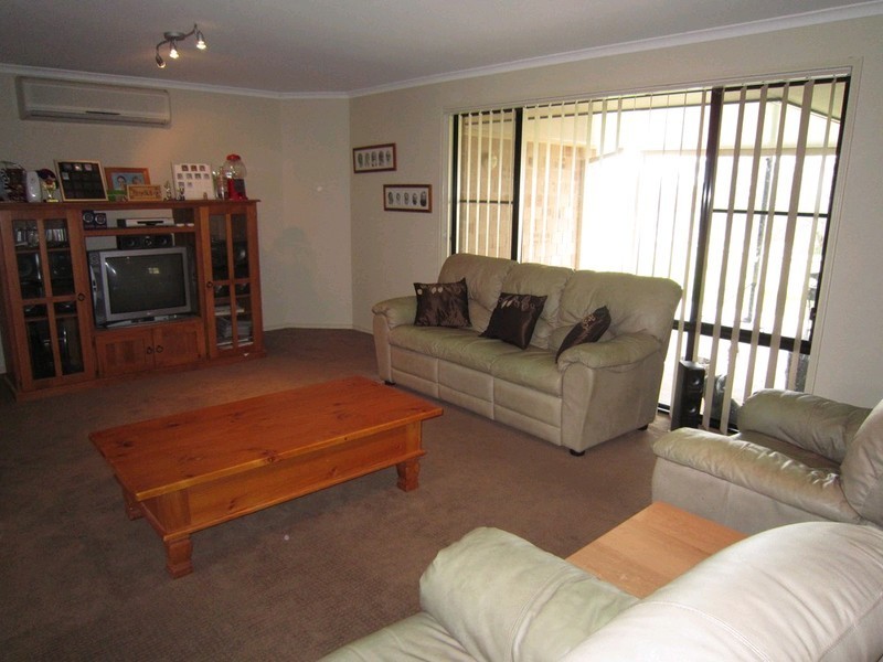 121 Bayley Road, Pine Mountain QLD 4306