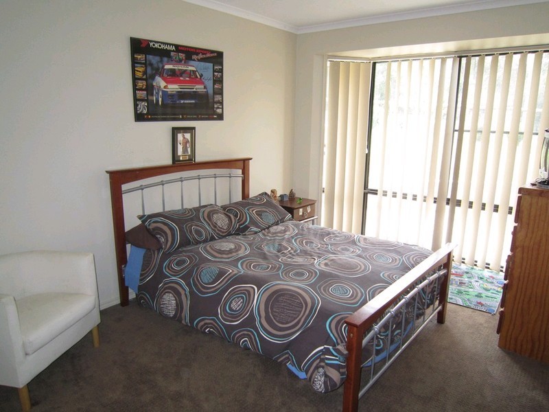 121 Bayley Road, Pine Mountain QLD 4306