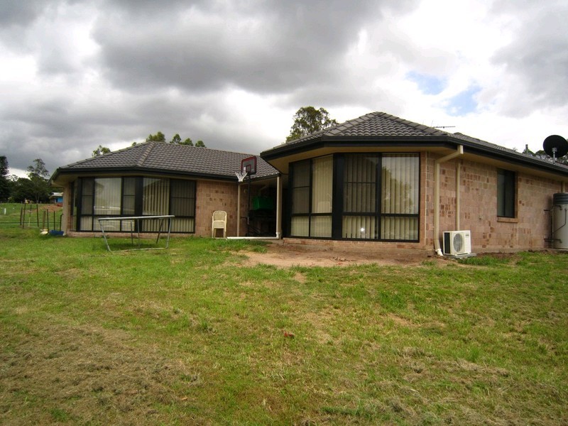 121 Bayley Road, Pine Mountain QLD 4306