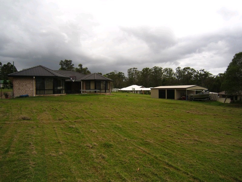 121 Bayley Road, Pine Mountain QLD 4306