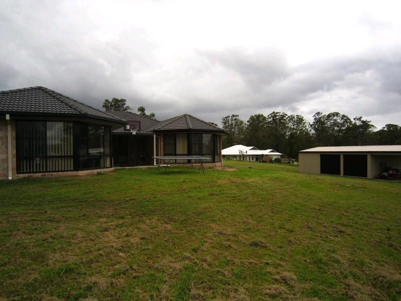 121 Bayley Road, Pine Mountain QLD 4306