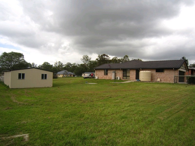 121 Bayley Road, Pine Mountain QLD 4306