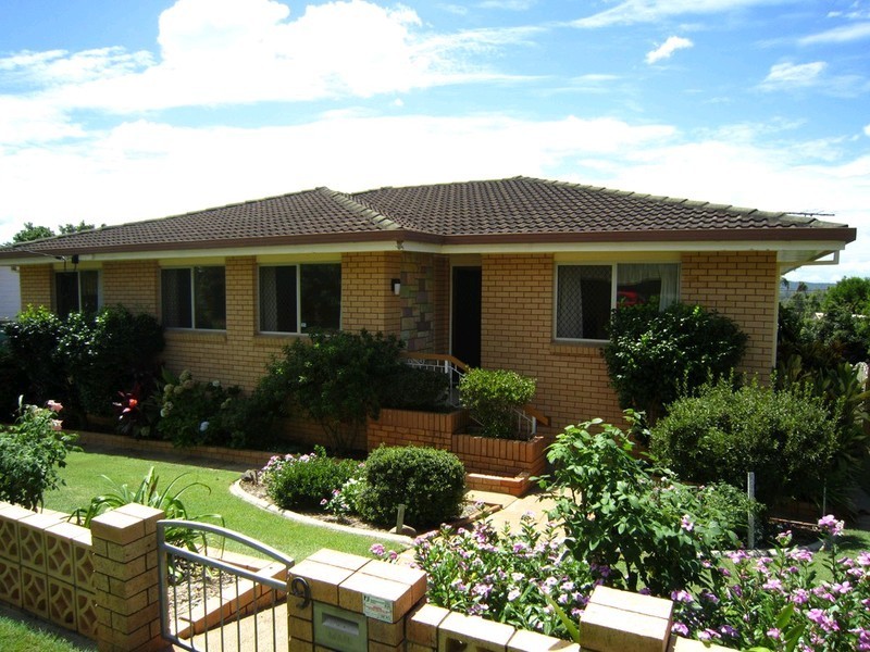 9 Mccosker Street, Riverview QLD 4303