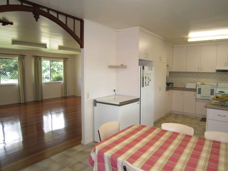 9 Mccosker Street, Riverview QLD 4303