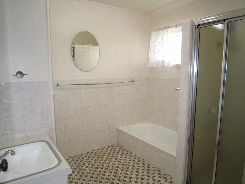 9 Mccosker Street, Riverview QLD 4303